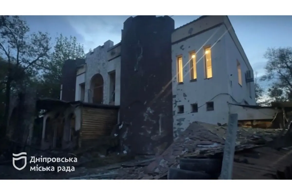 Один із них зруйнований і не підлягає відновленню Один із них зруйнований і не підлягає відновленню