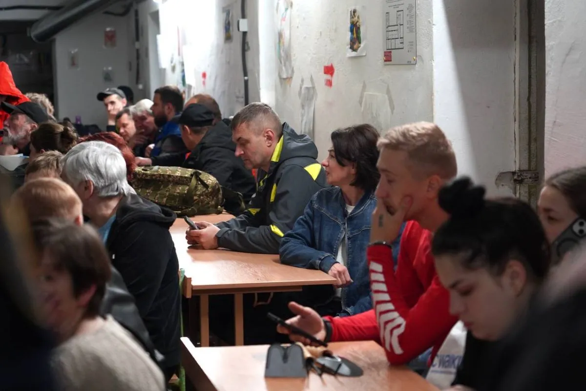 Жителі постраждалих будинків Жителі постраждалих будинків