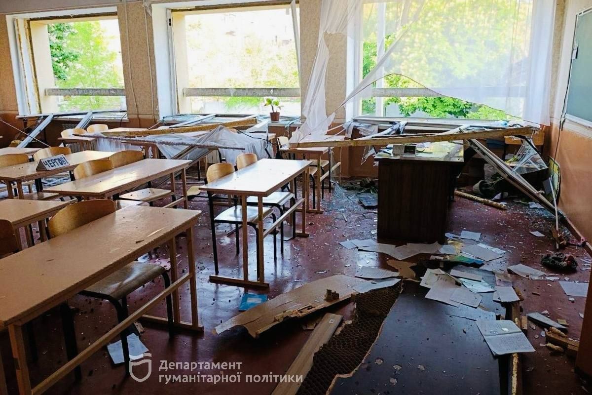 Серед пошкоджених об’єктів були школи, інклюзивно-ресурсний центр та два дитячих садки