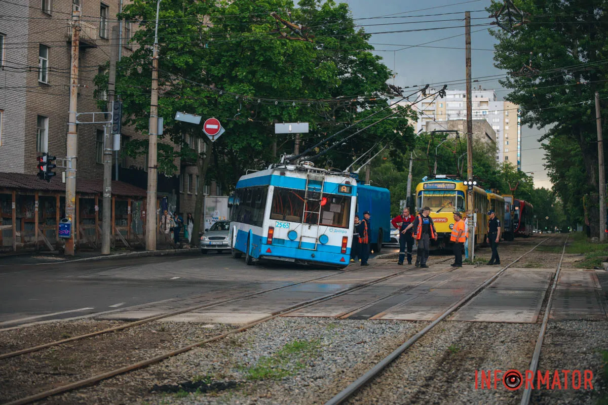Роботи на місці подій тривають