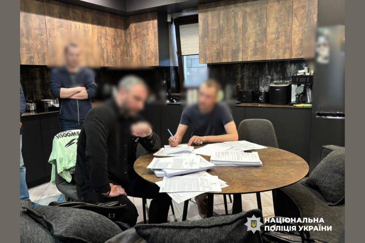 Участники подрабатывали договоры, производили фиктивные сертификаты качества продукции. Участники подрабатывали договоры, производили фиктивные сертификаты качества продукции.
