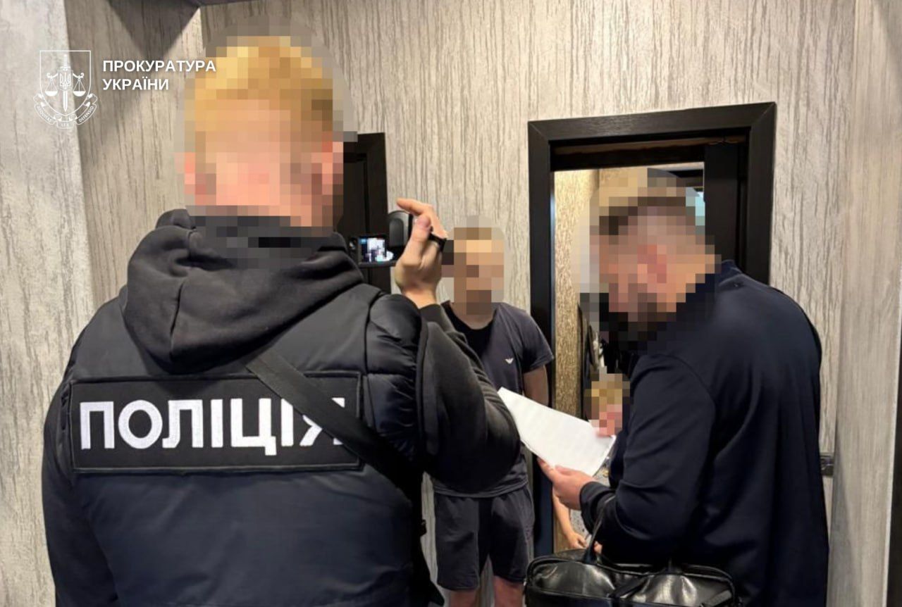 Таким образом, злоумышленники обманули иностранные предприятия почти на 7 миллионов гривен. Таким образом, злоумышленники обманули иностранные предприятия почти на 7 миллионов гривен.