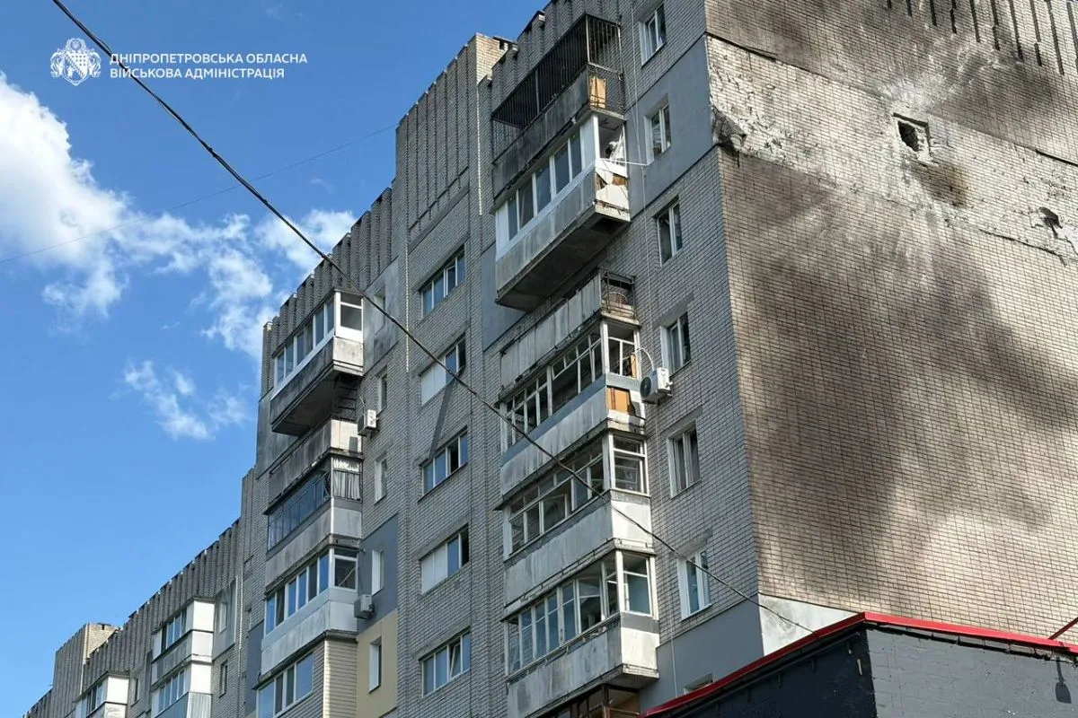 Попередньо, пошкоджені два багатоповерхові будинки