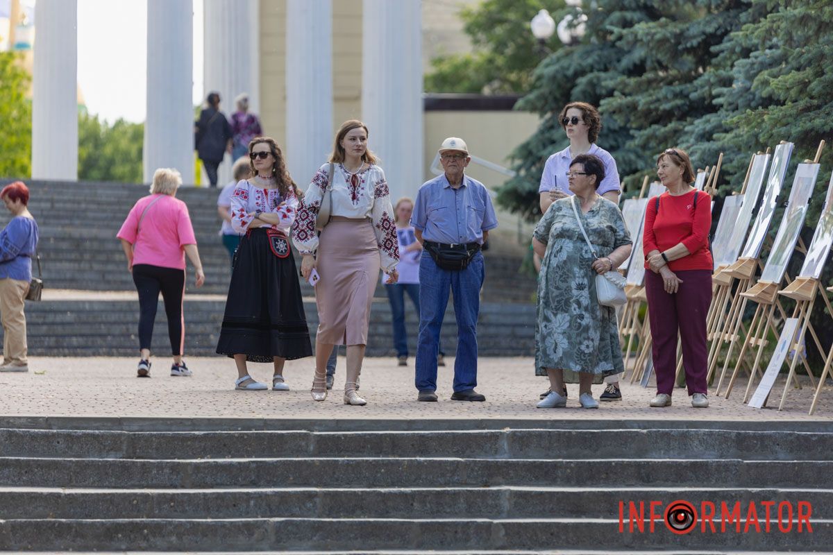 Як у Дніпрі святкували День вишиванки у парку Шевченка та на Успенській площі 7