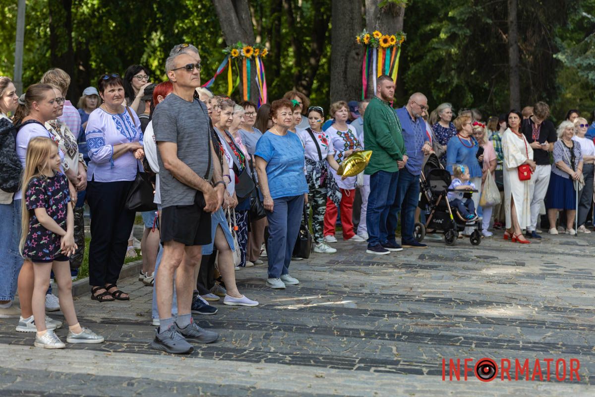 Як у Дніпрі святкували День вишиванки у парку Шевченка та на Успенській площі 27