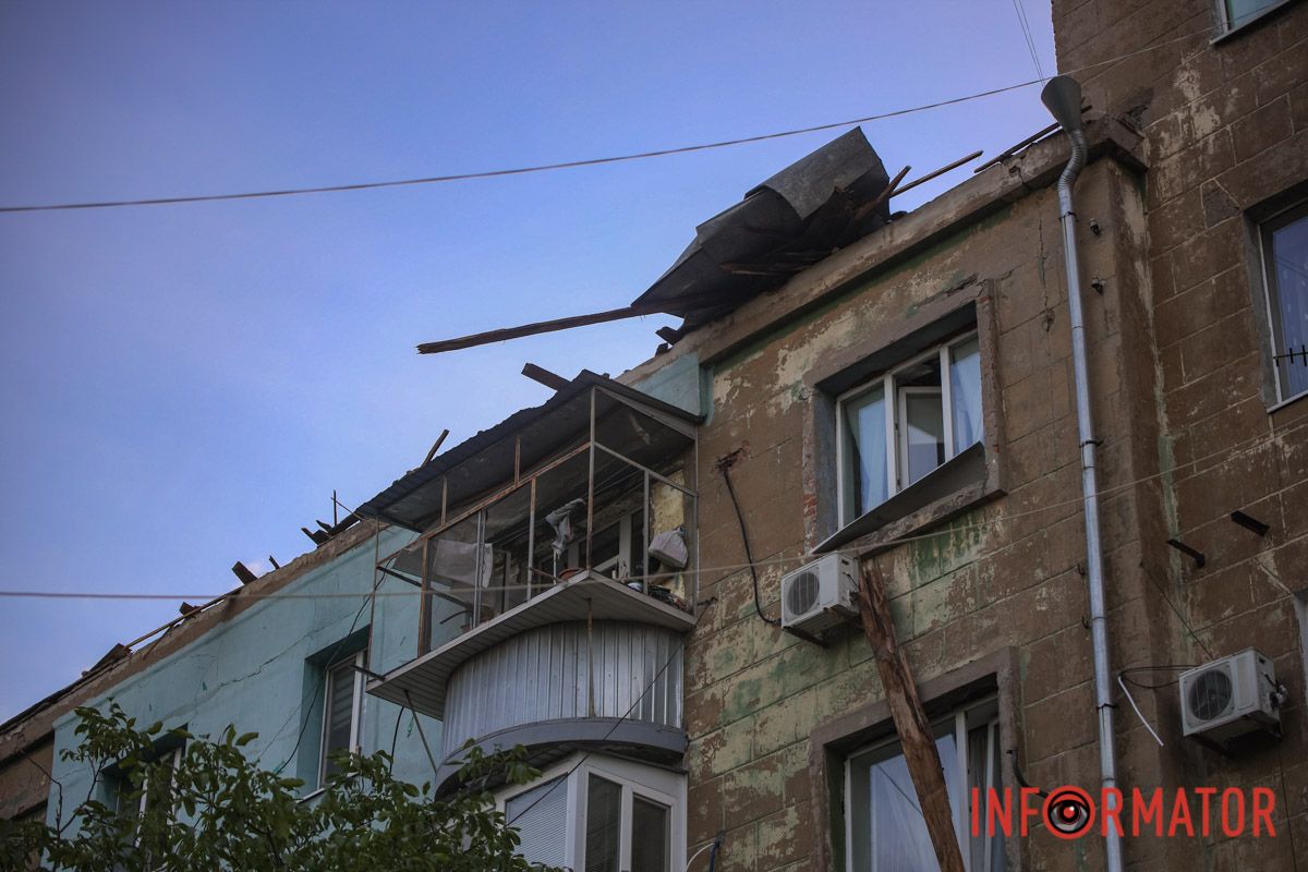 Обломки стен и стекла, спасатели и изуродованные дома: как выглядит место ударов по Днепру 21 мая 43