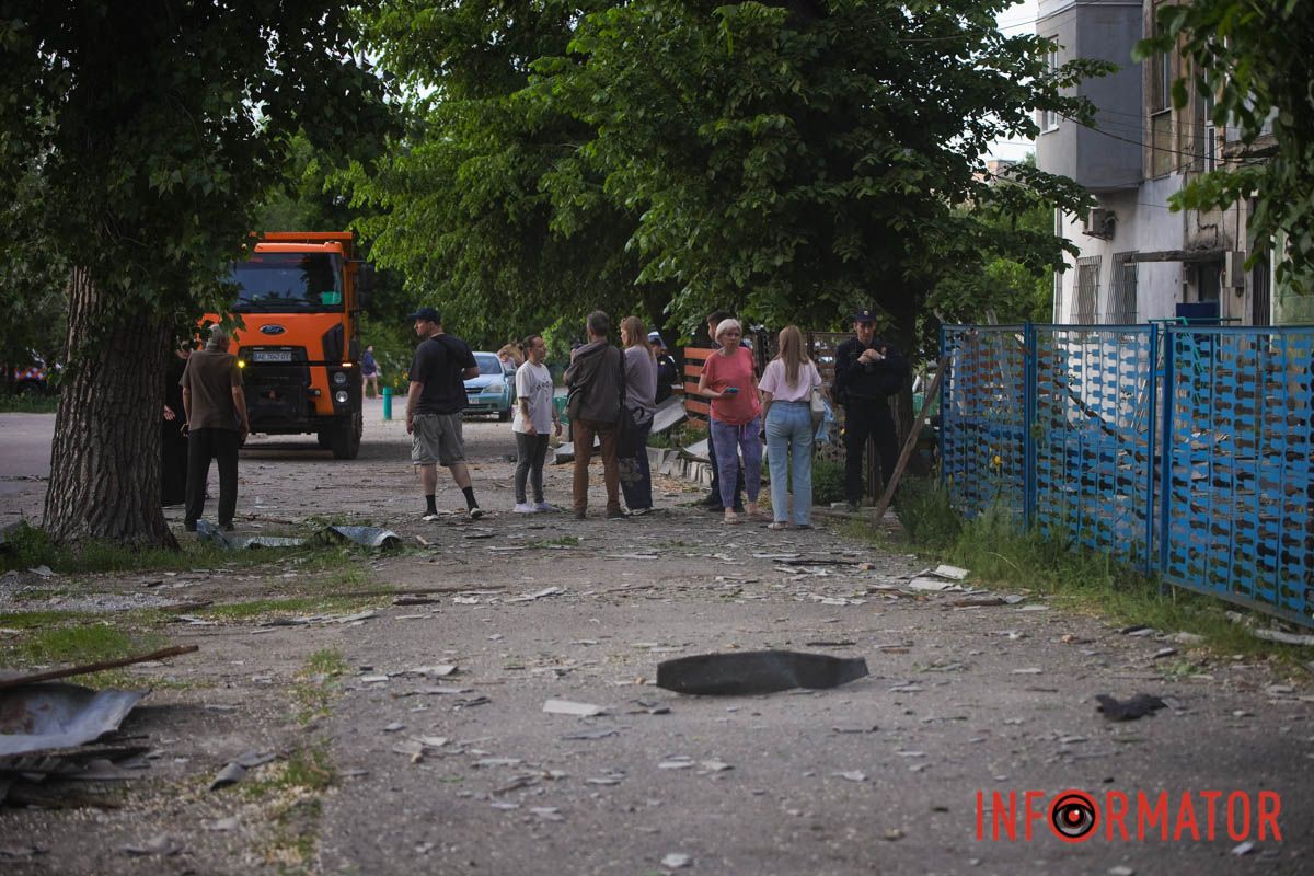 Обломки стен и стекла, спасатели и изуродованные дома: как выглядит место ударов по Днепру 21 мая 34