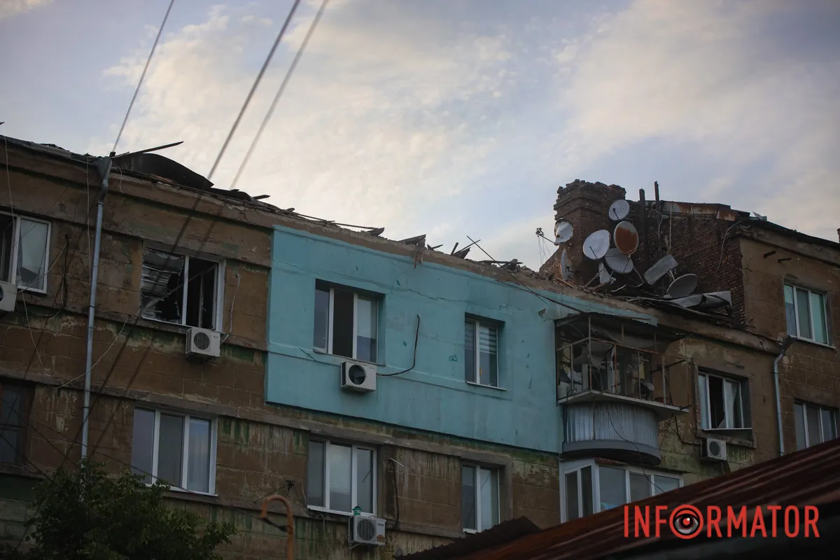 Обломки стен и стекла, спасатели и изуродованные дома: как выглядит место ударов по Днепру 21 мая 41