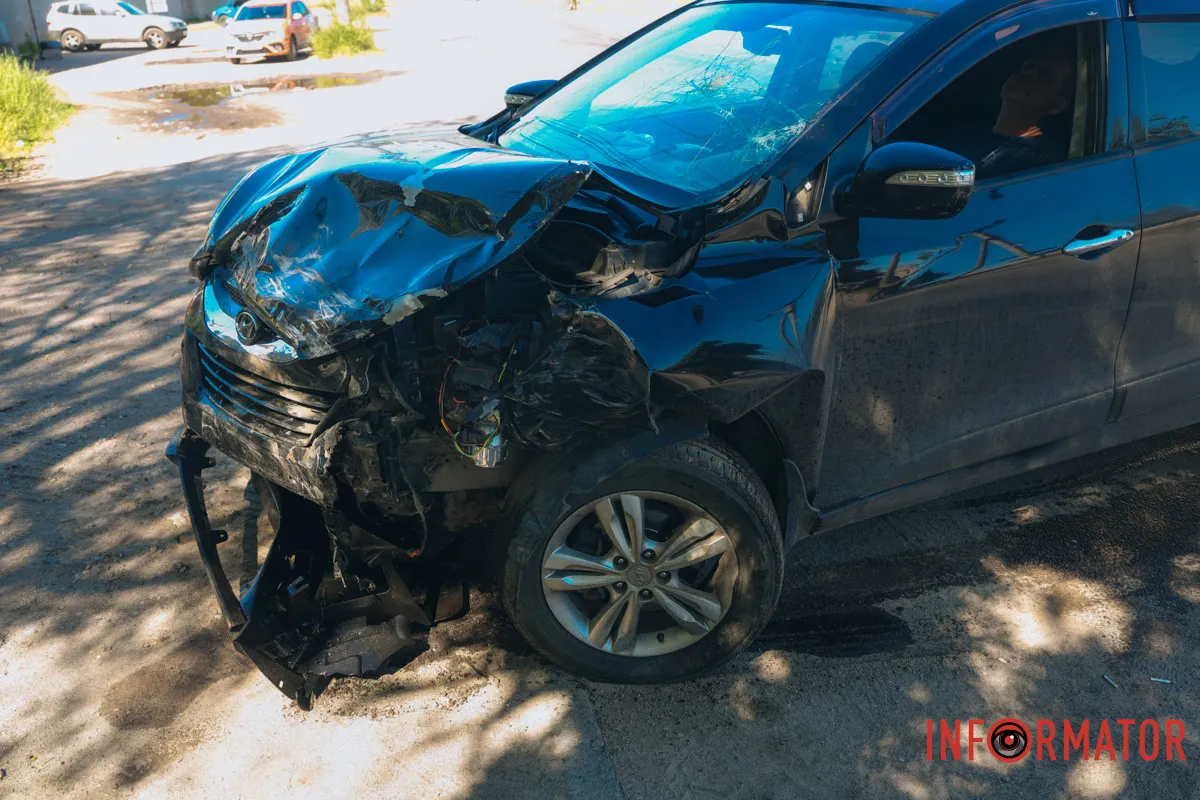 У пʼятницю, 22 травня, у Дніпрі на вулиці Зимових Походів сталася ДТП