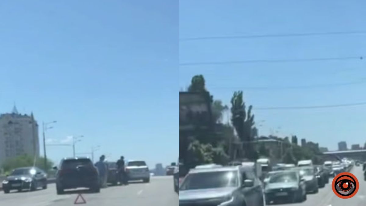 У Дніпрі на Слобожанському проспекті через потрійну ДТП на віадуці утворився величезний затор