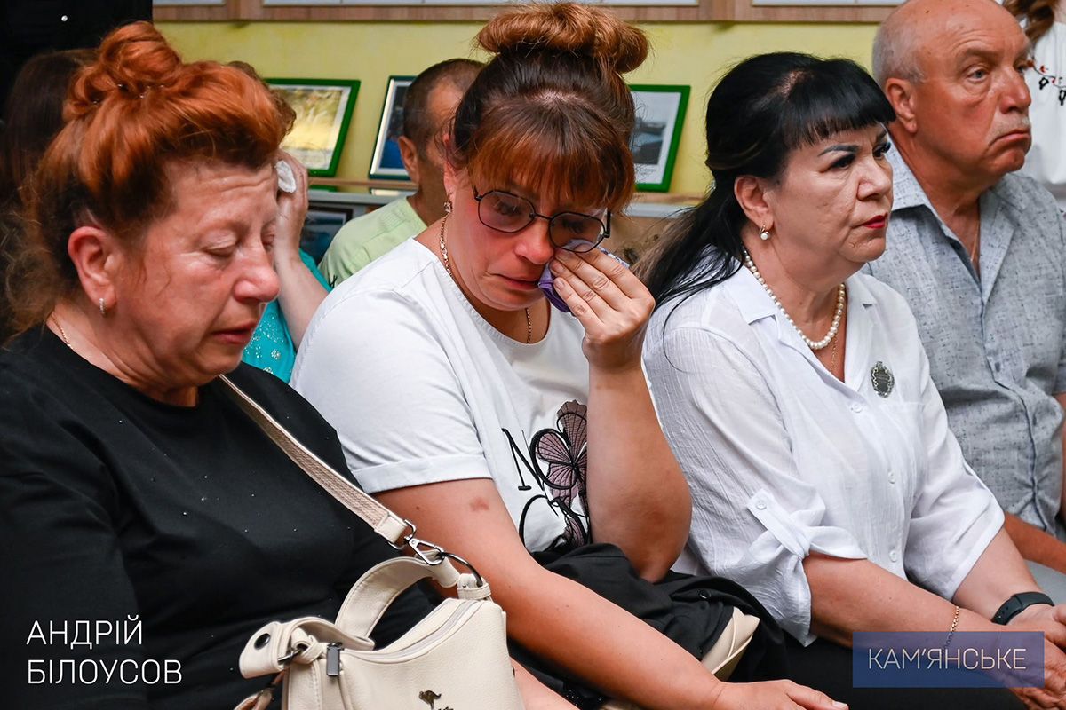 Емоційно непростий захід У Кам'янському у Ліцеї №29 відкрили оновлений шкільний музей “Простір пам’яті: голоси мужності та свободи” 16