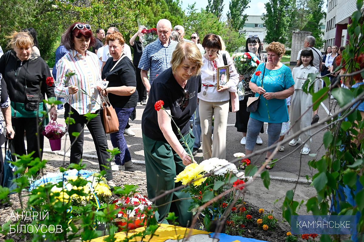 Там увічнено імена дев’ятьох випускників ліцею, які віддали життя за Україну У Кам'янському у Ліцеї №29 відкрили оновлений шкільний музей “Простір пам’яті: голоси мужності та свободи” 6