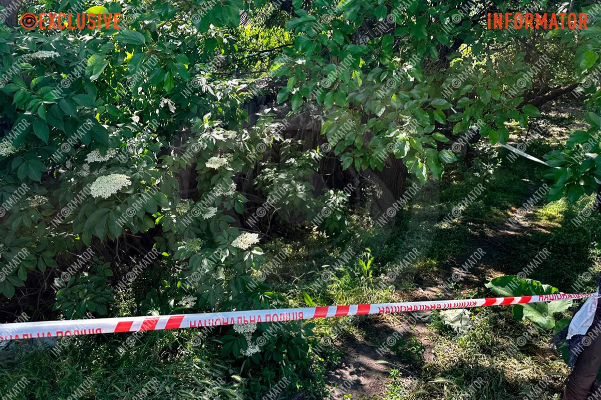 Купи сміття та сигнальна стрічка поліції: як виглядає місце у Дніпрі, де знайшли вбитого 11-річного хлопчика 9