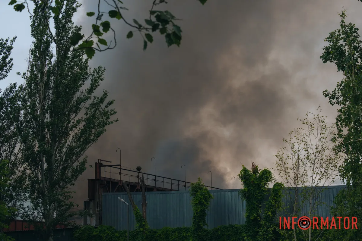 До ліквідації масштабної пожежі залучили понад 80 рятувальників