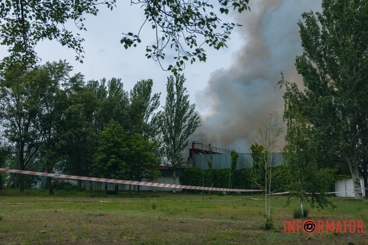 Полум’я також пошкодило транспортні засоби, які знаходилися поруч