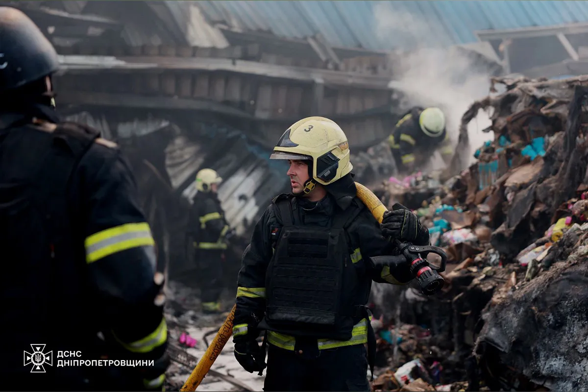 Пожежа поширилася на 10 тисяч квадратних метрів
