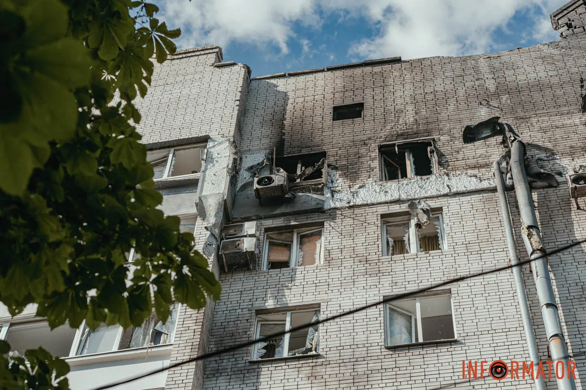 Девятиэтажка после прямого попадания вражеского дрона Реактивный «шахед» попал в многоэтажку в Днепре: как выглядит дом после атаки 19