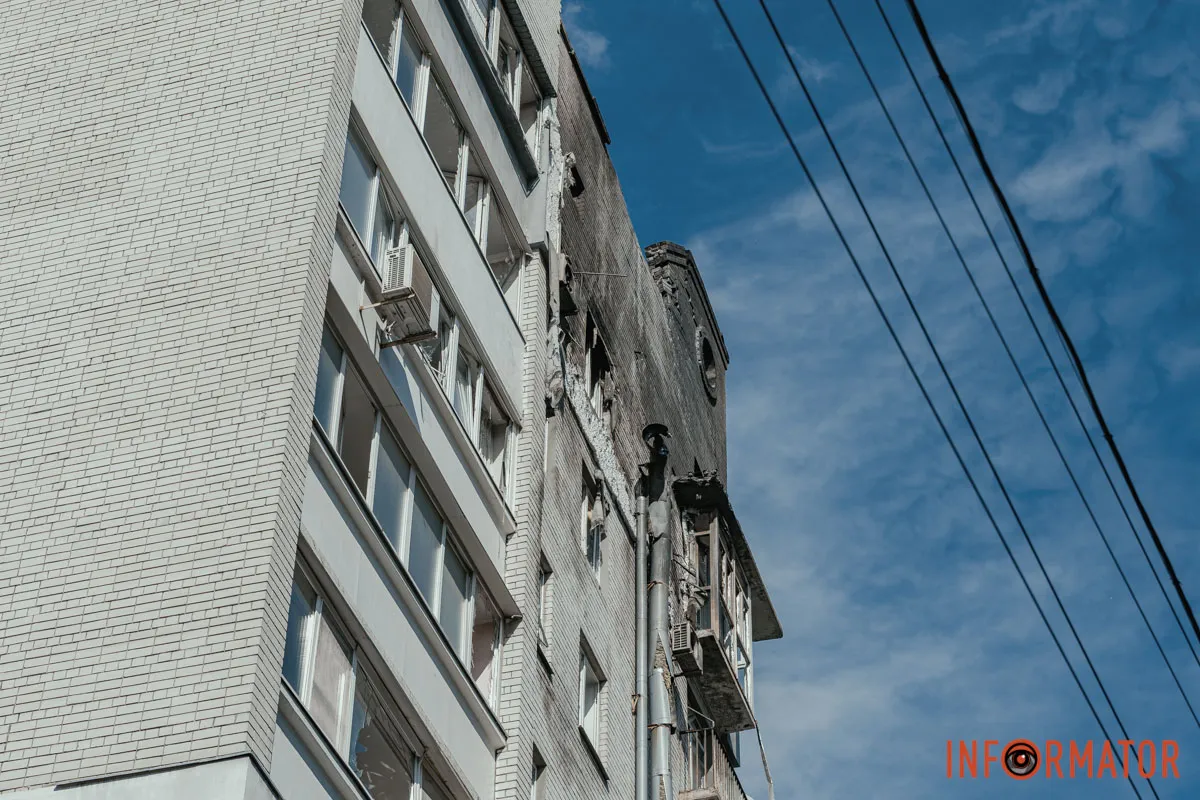 Трещины и разрушения в конструкциях дома Реактивный «шахед» попал в многоэтажку в Днепре: как выглядит дом после атаки 28