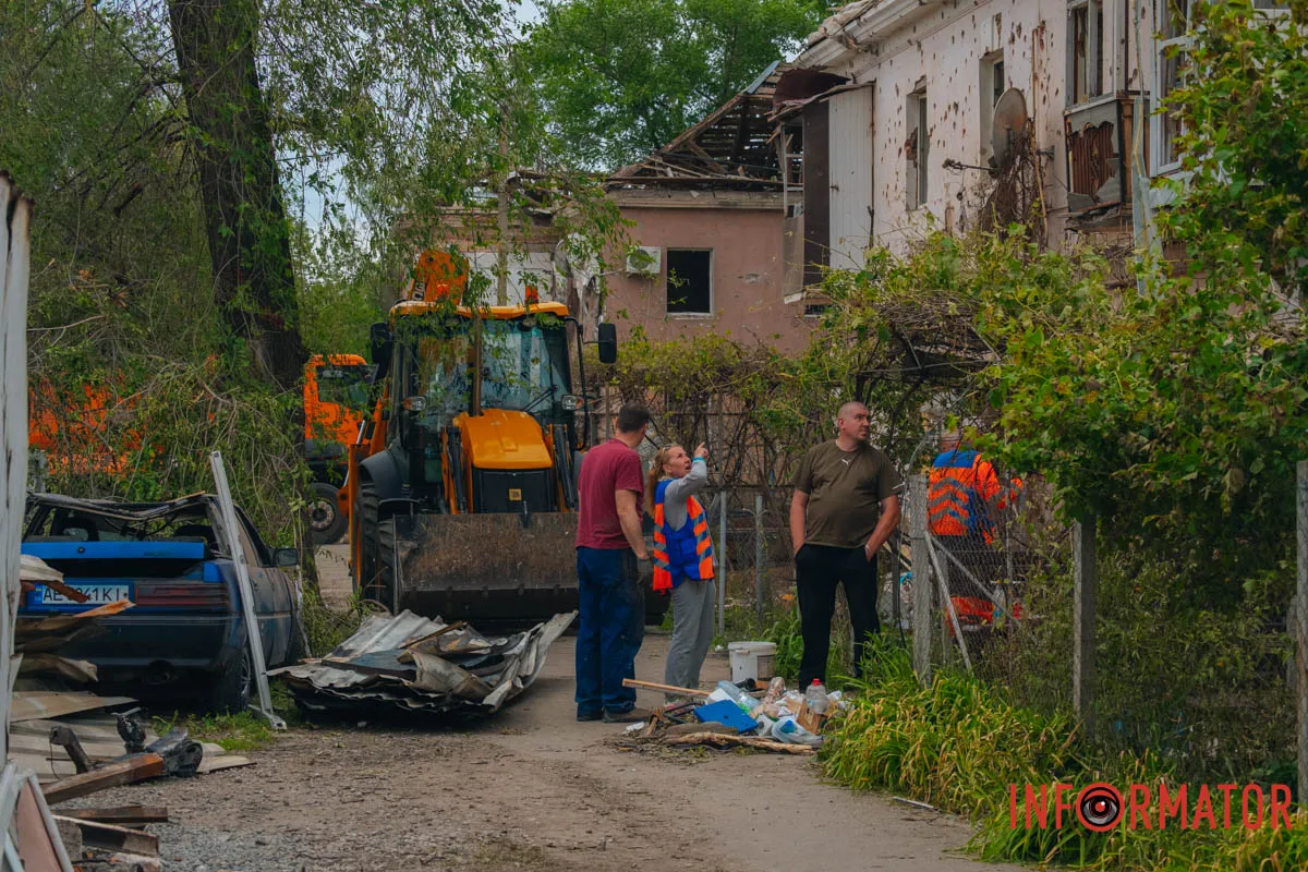 Відновлення пошкодженої інфраструктури району в безперервному режимі
