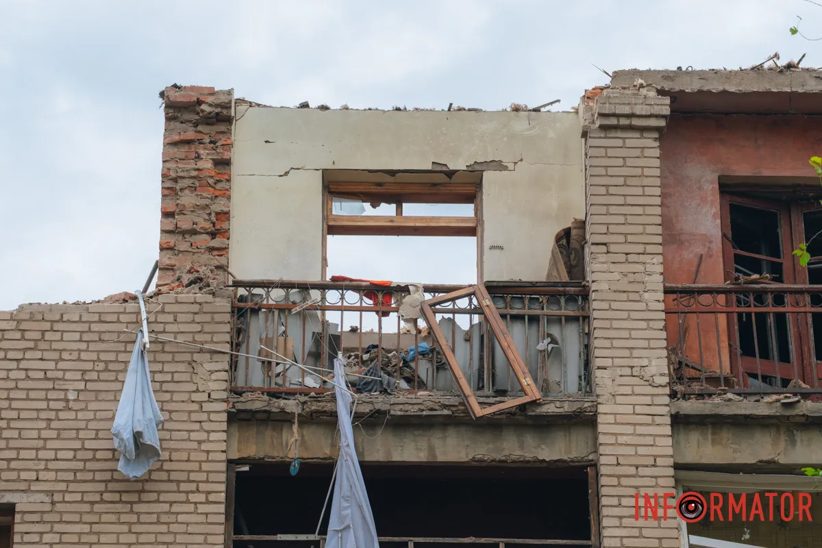 Місто, яке збирає себе по шматочках з уламків скла та понівеченого бетону
