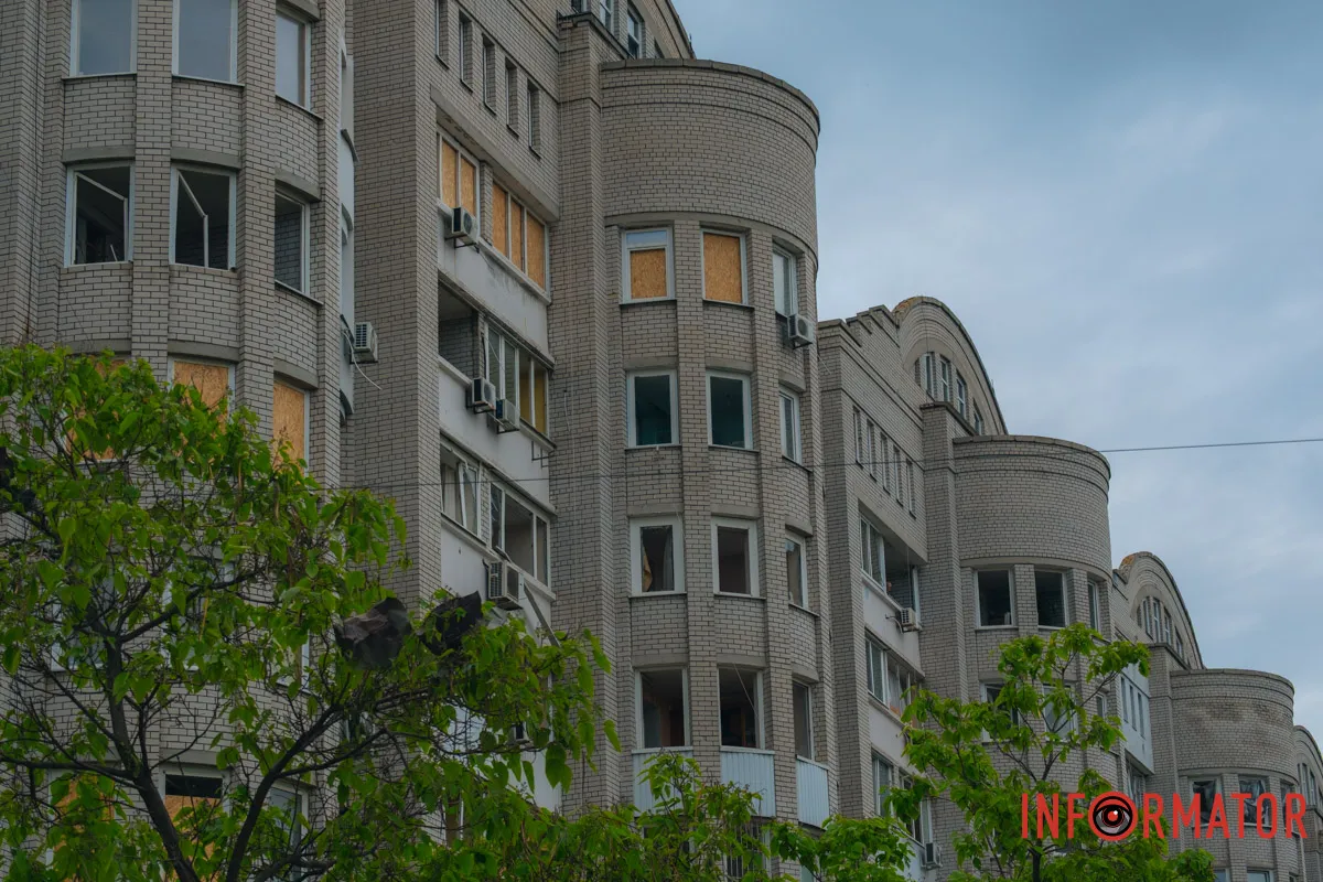 Сотні вікон тепер без скла