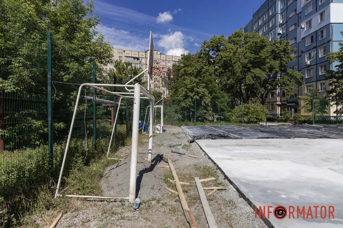 В Днепре на Новогодней за 5 миллионов ремонтируют площадку для футбола: в закупках обнаружили переплату на стройматериалах 2