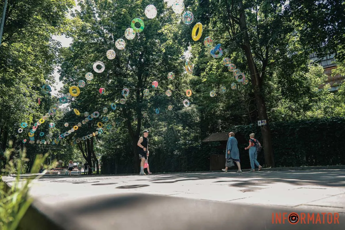 Він знаходиться на вулиці Макарова