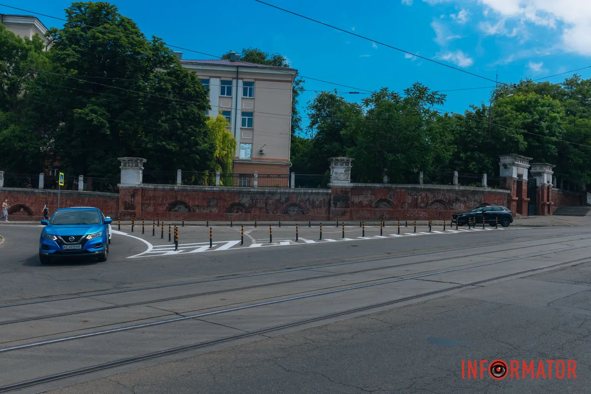 Это специальные разделительные элементы.