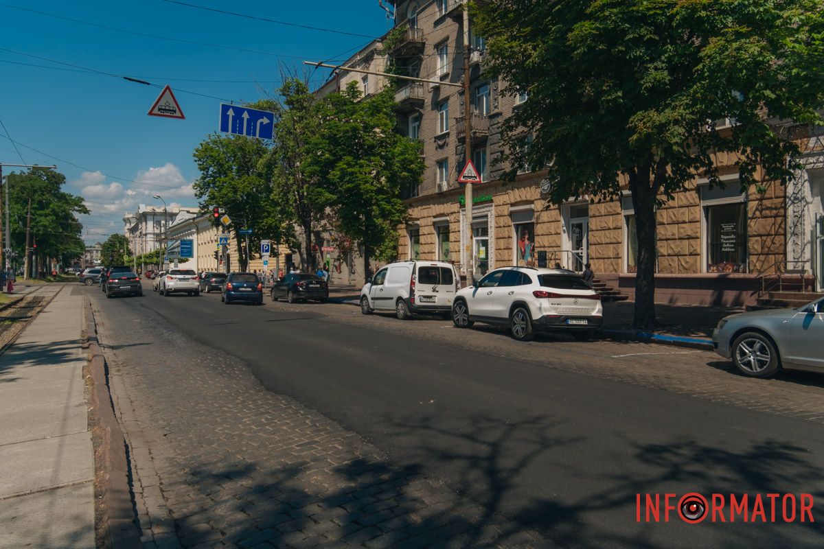 Горби, колізії та дірки: у Дніпрі прсопект Яворницького перетворився на бездоріжжя - історичну бруківку закатали в асфальт "вибірково" 9