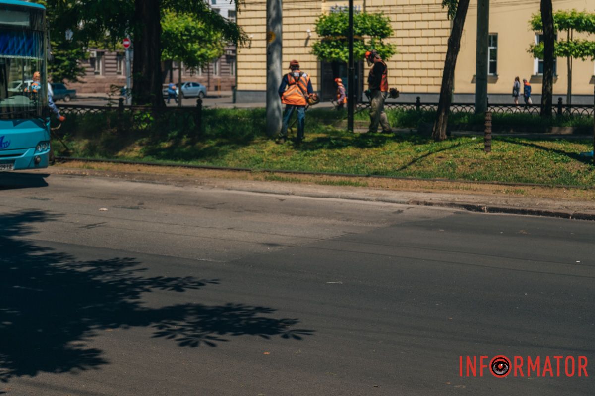 Горби, колізії та дірки: у Дніпрі проспект Яворницького перетворився на бездоріжжя 23