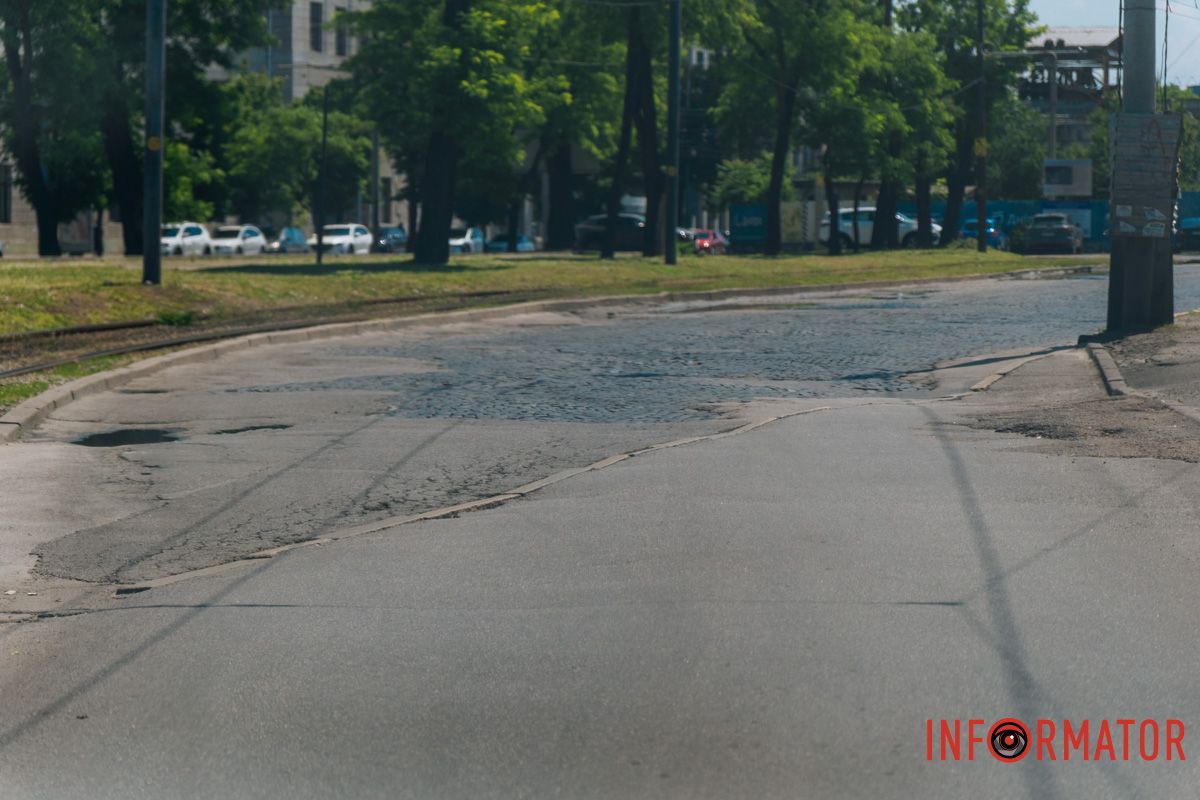 Горби, колізії та дірки: у Дніпрі проспект Яворницького перетворився на бездоріжжя 29