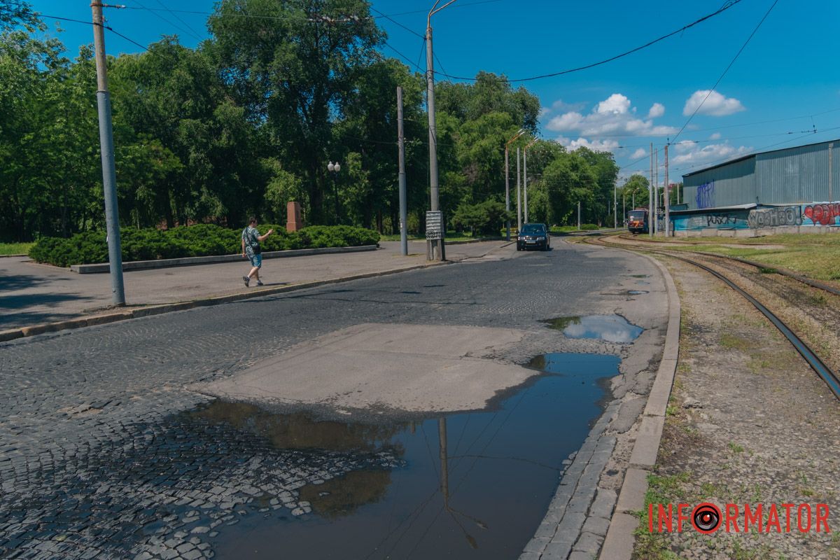 Горби, колізії та дірки: у Дніпрі проспект Яворницького перетворився на бездоріжжя 33