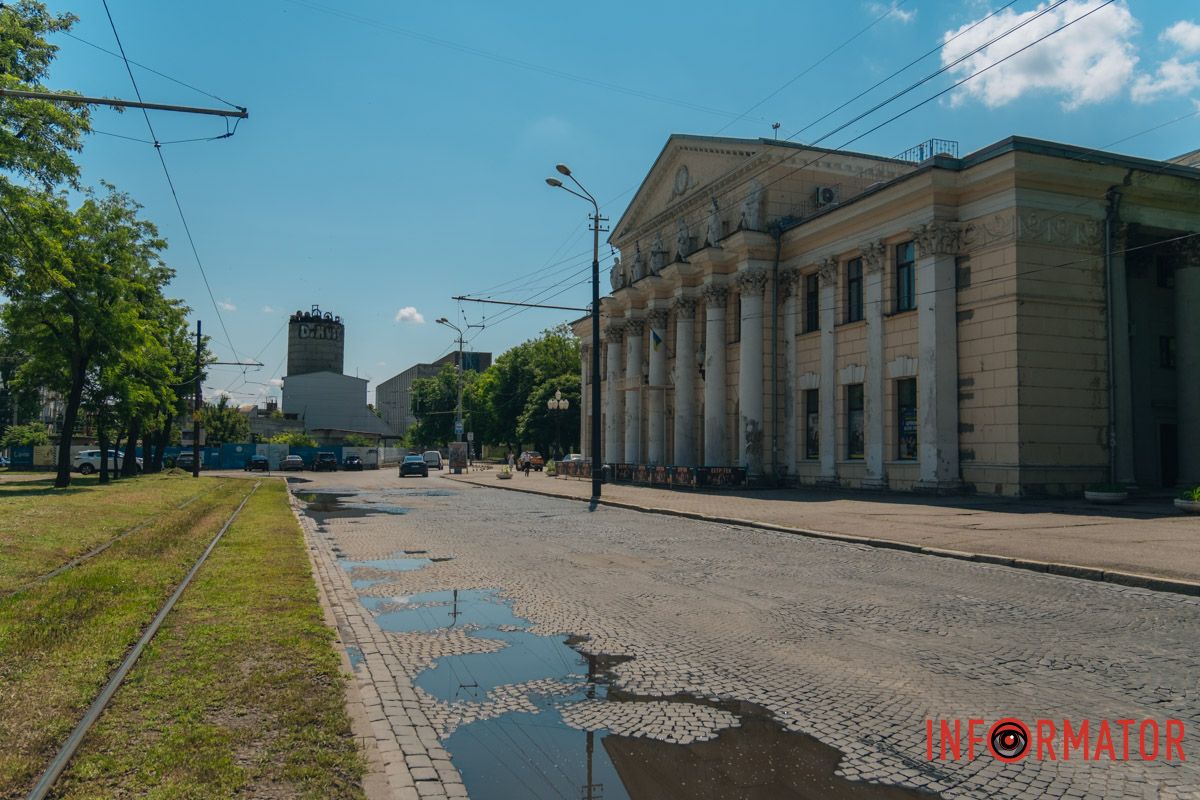 Горби, колізії та дірки: у Дніпрі проспект Яворницького перетворився на бездоріжжя 30