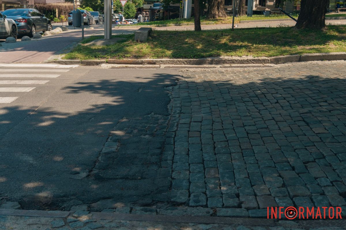 Горби, колізії та дірки: у Дніпрі проспект Яворницького перетворився на бездоріжжя 42