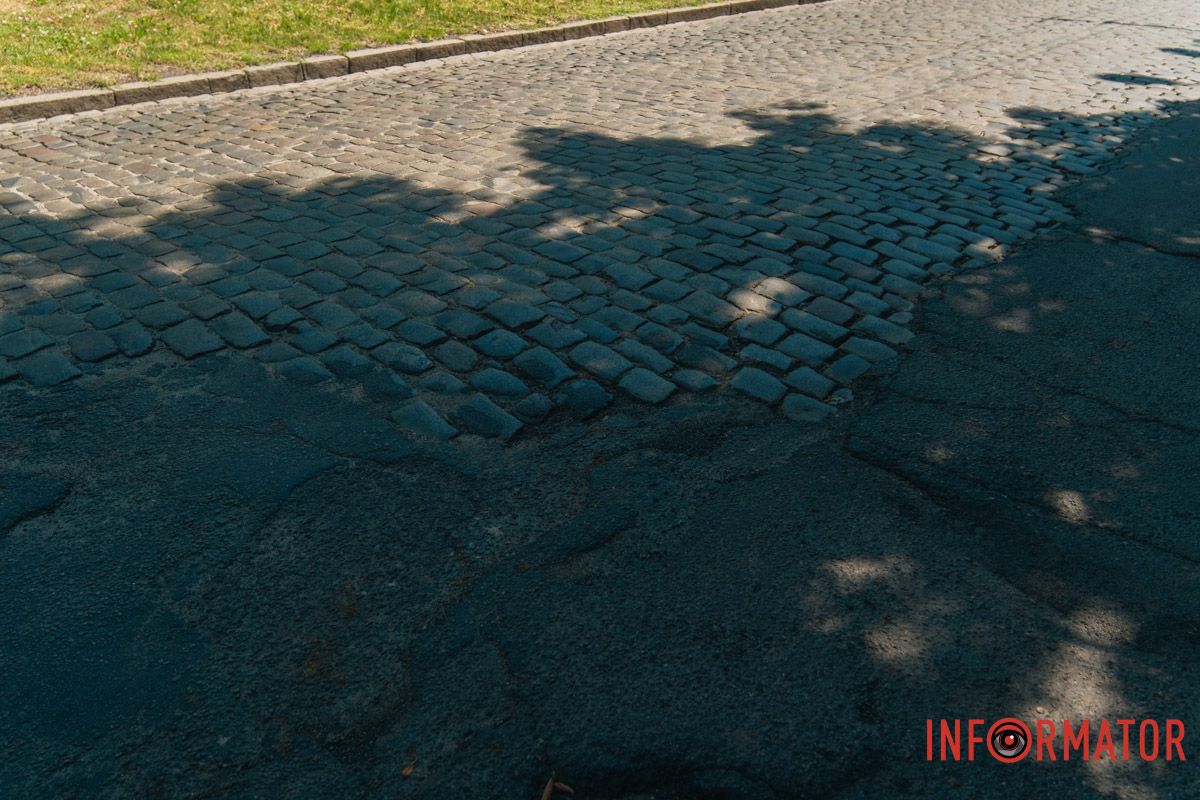 Горби, колізії та дірки: у Дніпрі проспект Яворницького перетворився на бездоріжжя 52