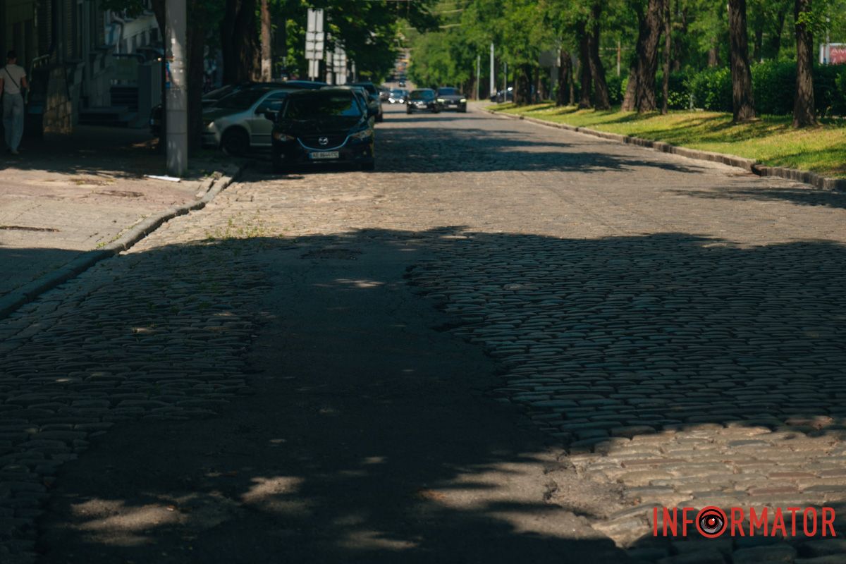 Горби, колізії та дірки: у Дніпрі проспект Яворницького перетворився на бездоріжжя 53