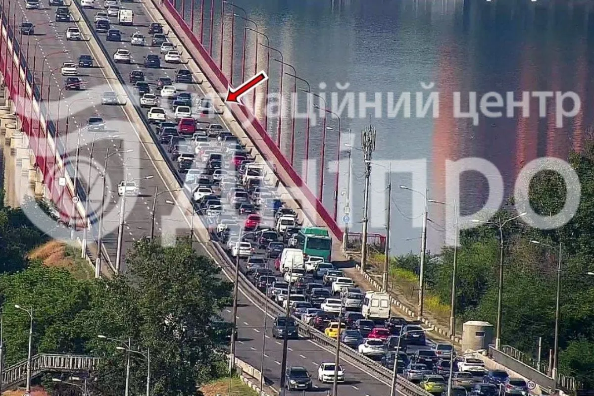 Затор на Новому мосту