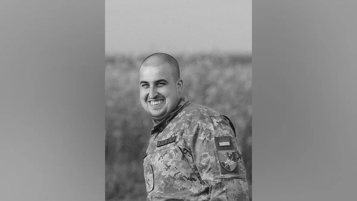 Помер від важких поранень: у Дніпропетровській області провели в останню путь 35-річного сержанта Євгена Передрія