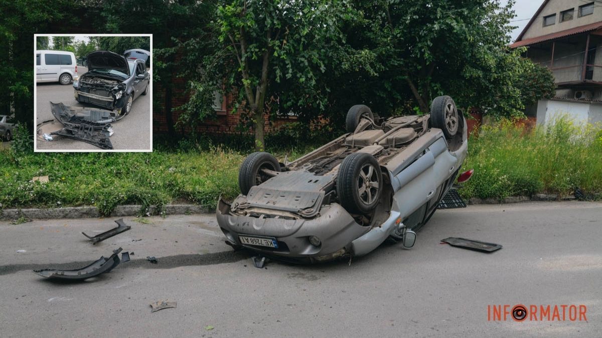 Відео моменту ДТП: у центрі Дніпра Hyundai декілька разів перекинувся після зіткнення з Renault