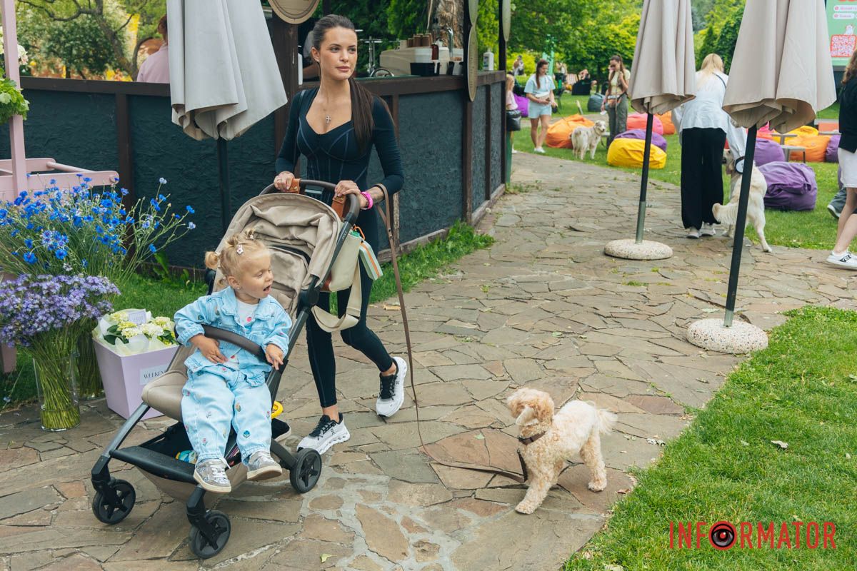 Конкурси, басейн та чимало веселощів: у Дніпрі проходив фестиваль для чотирилапих улюбленців 4