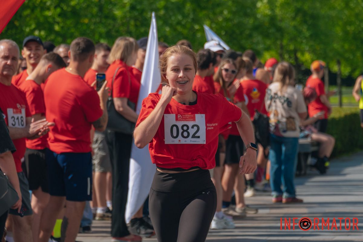У Дніпрі до Всесвітнього дня донора проходив благодійний забіг: шукай себе на фото 43