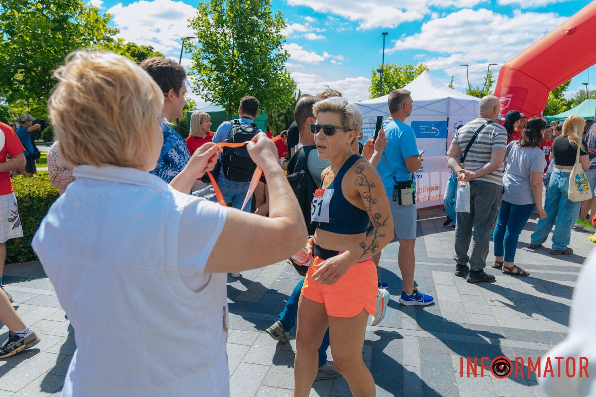 У Дніпрі до Всесвітнього дня донора проходив благодійний забіг: шукай себе на фото 101