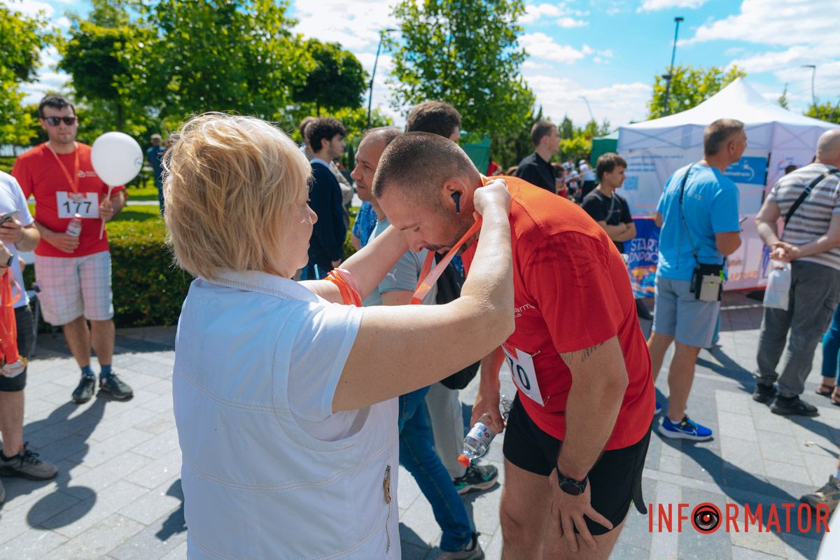 У Дніпрі до Всесвітнього дня донора проходив благодійний забіг: шукай себе на фото 104