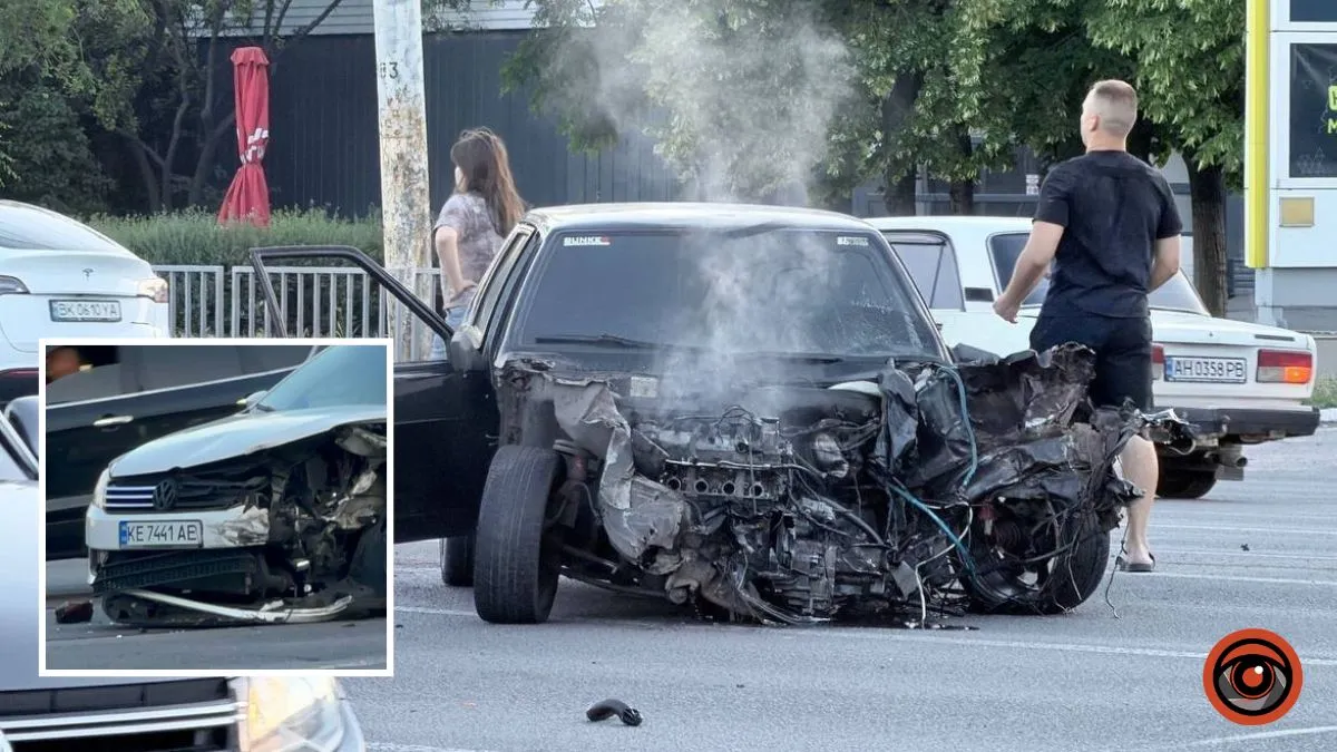 Одну з автівок розтрощило вщент: у Дніпрі на Слобожанському проспекті зіткнулися ВАЗ та Volkswagen