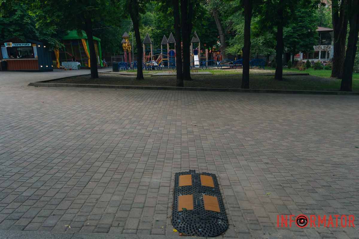 Інформатор побував на місці події та показав, як виглядають нещодавно встановлені обмежувачі Інформатор побував на місці події та показав, як виглядають нещодавно встановлені обмежувачі