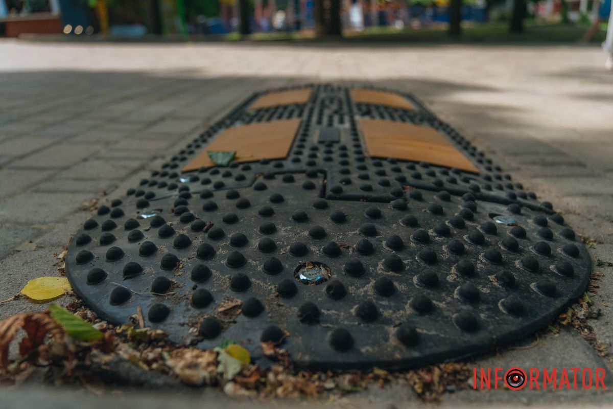 на центральній алеї парку імені Тараса Шевченка роботи тривали цими днями на центральній алеї парку імені Тараса Шевченка роботи тривали цими днями
