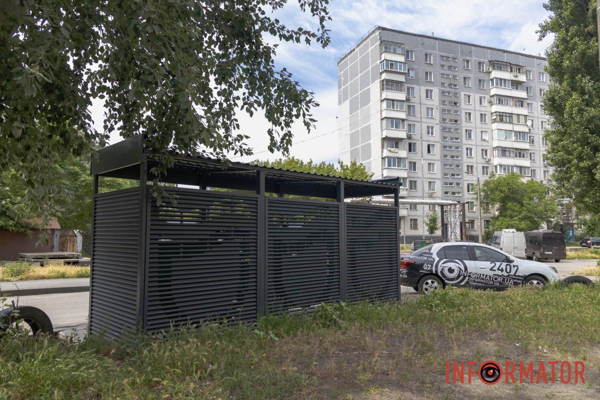 На сміттєві майданчики в Індустріальному районі Дніпра витратили понад 1,6 мільйона гривень: як вони виглядають 22