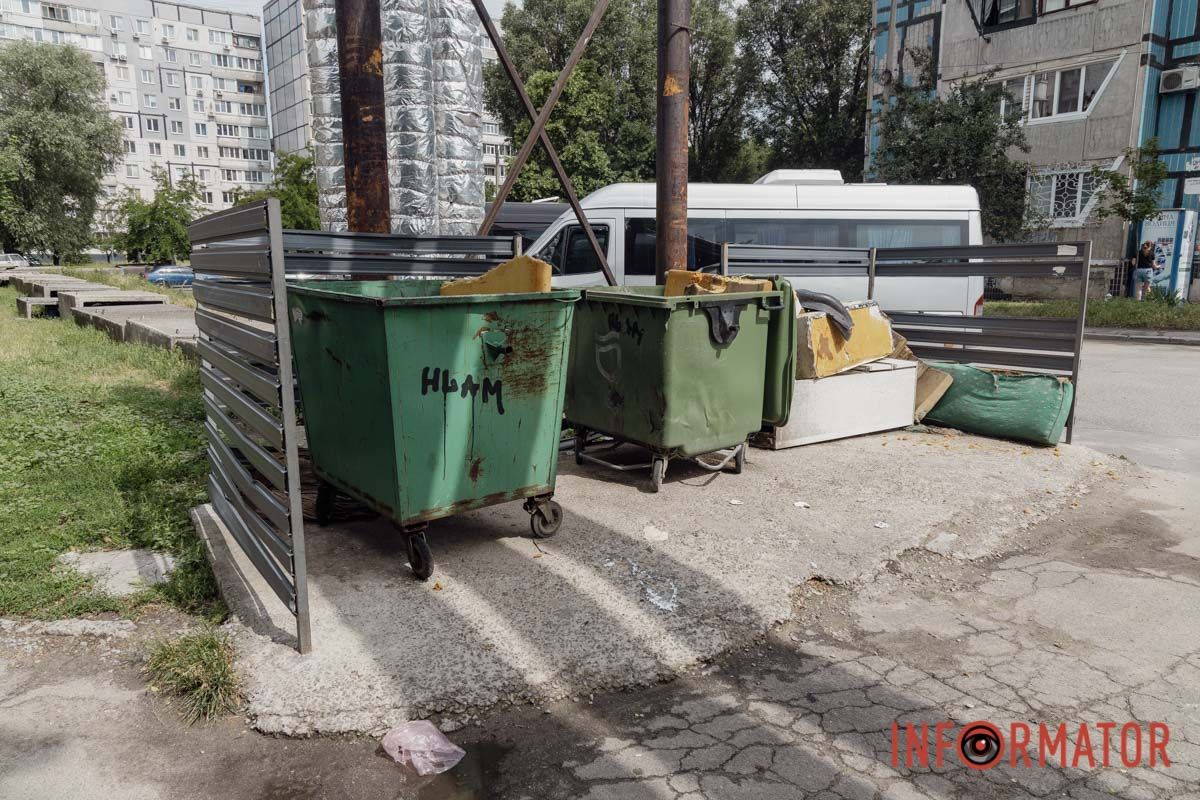 На сміттєві майданчики в Індустріальному районі Дніпра витратили понад 1,6 мільйона гривень: як вони виглядають 31
