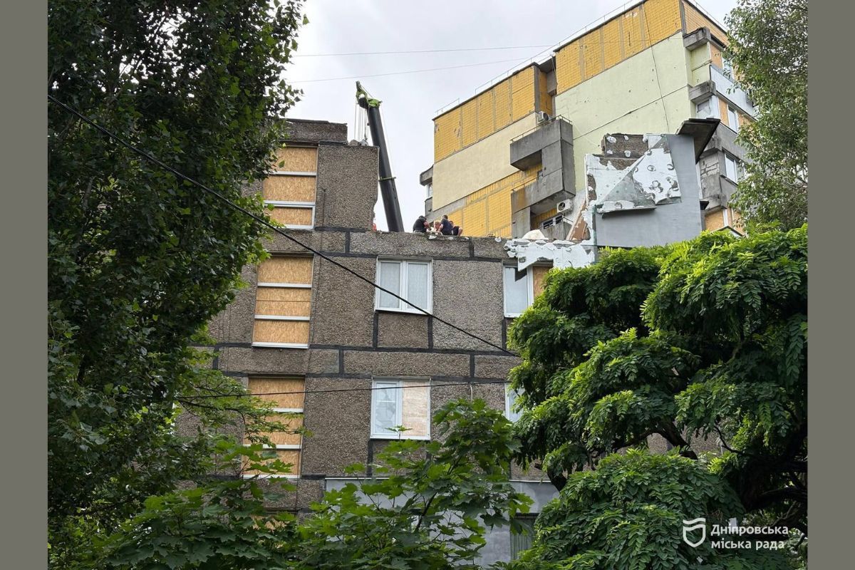У Дніпрі продовжується підготовка до відновлення житлового будинку №59а на вулиці Галини Мазепи