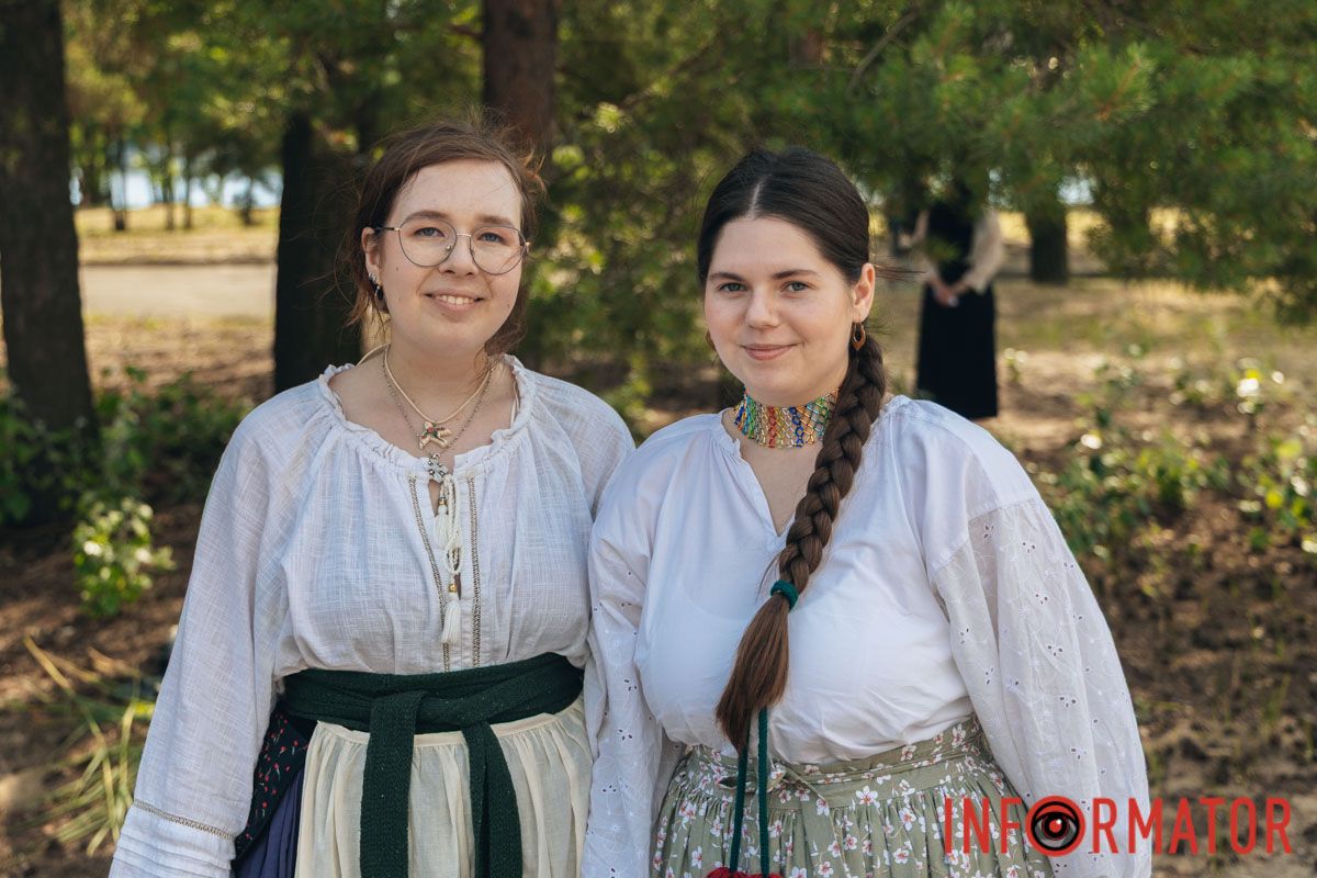 На святі лунали українські народні пісні.